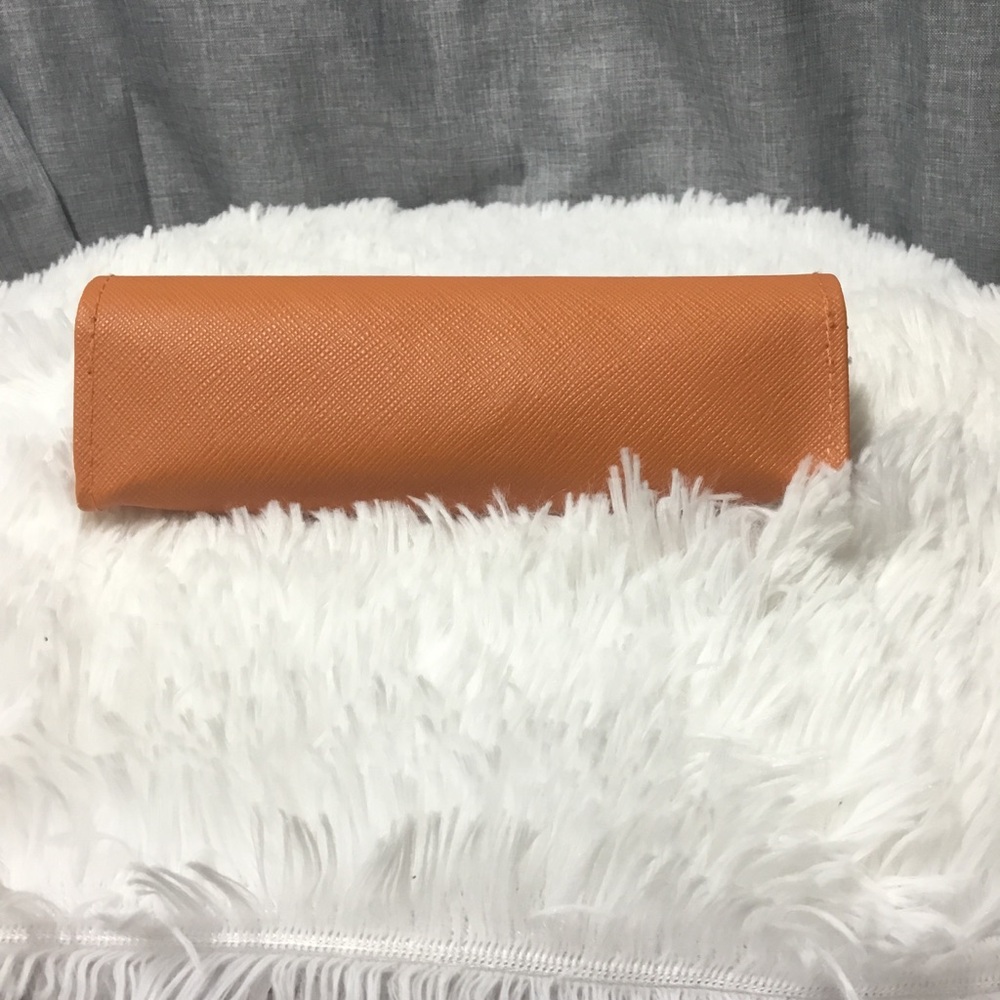 Tory Burch Case - Picture 4 of 7